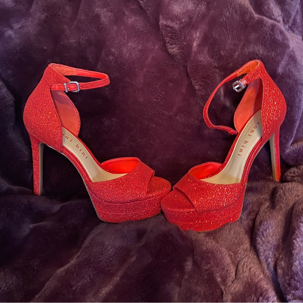 Gianni Bini Red glitter heels